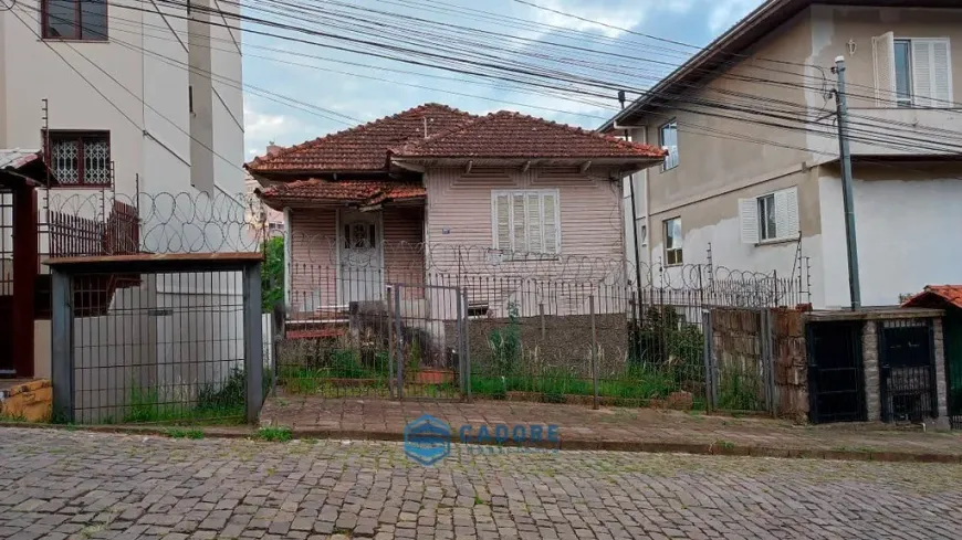 Foto 1 de Lote/Terreno à venda, 242m² em Pio X, Caxias do Sul