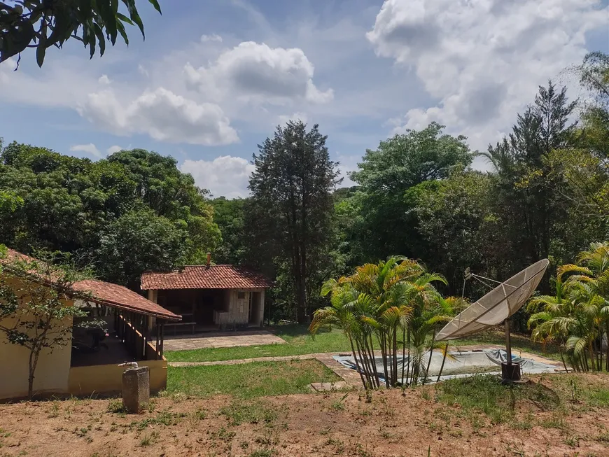 Foto 1 de Fazenda/Sítio com 4 Quartos à venda, 200m² em Samambaia Núcleo IV, Juatuba