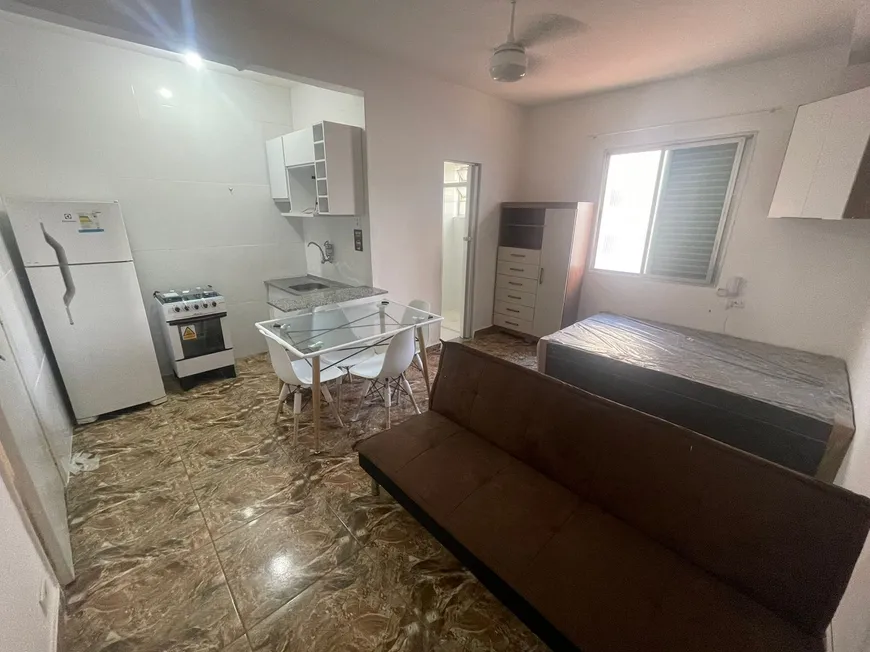 Foto 1 de Kitnet com 1 Quarto à venda, 32m² em Vila Guilhermina, Praia Grande