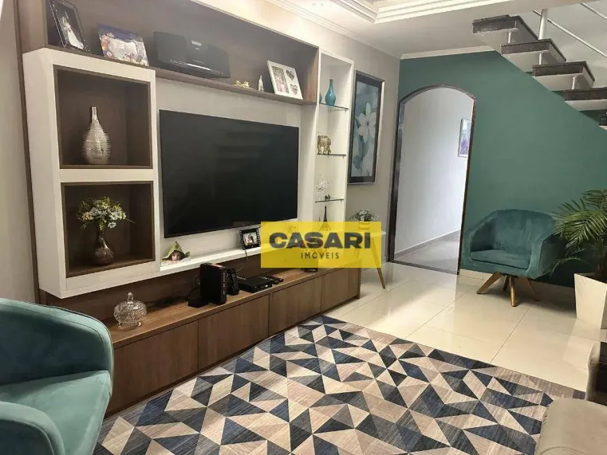 Foto 1 de Sobrado com 3 Quartos à venda, 230m² em Vila Camilopolis, Santo André