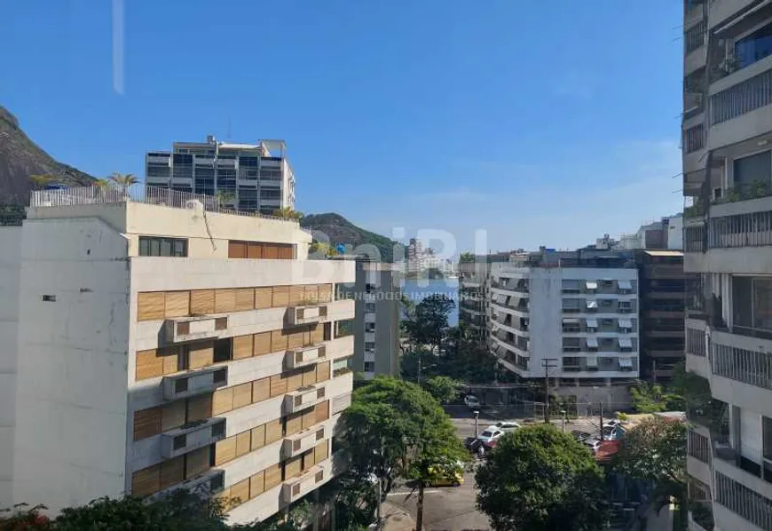 Foto 1 de Apartamento com 3 Quartos à venda, 210m² em Lagoa, Rio de Janeiro