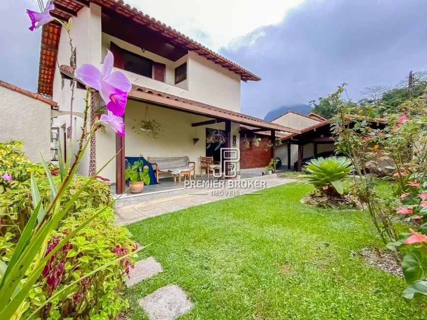 Foto 1 de Casa com 3 Quartos à venda, 239m² em Granja Comary, Teresópolis