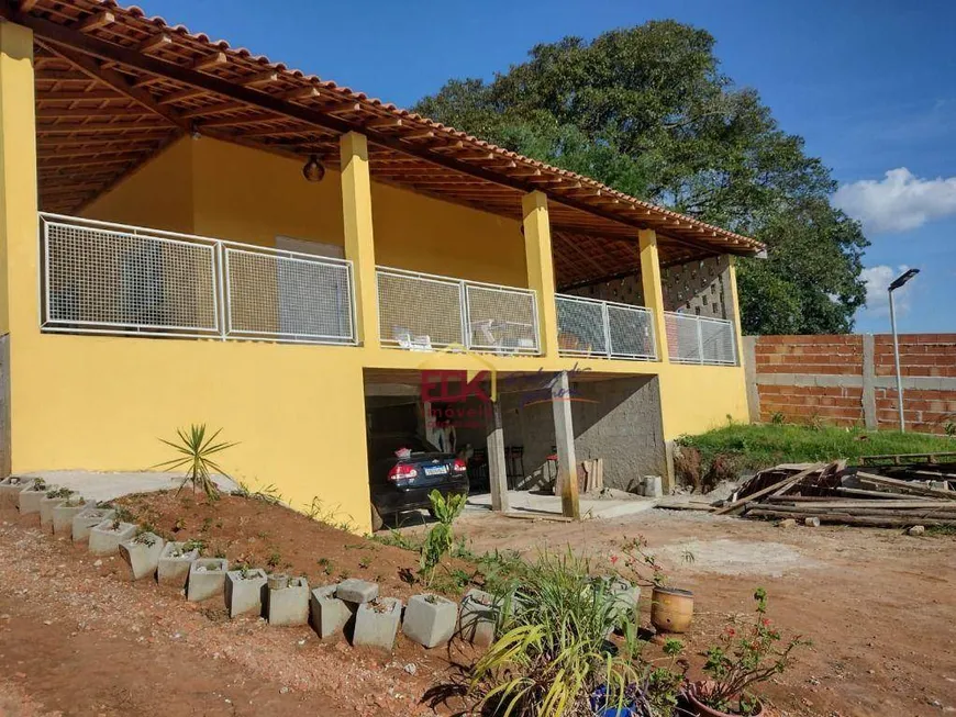 Foto 1 de Fazenda/Sítio com 4 Quartos à venda, 390m² em Jardim Hipica Pinheiro, Taubaté
