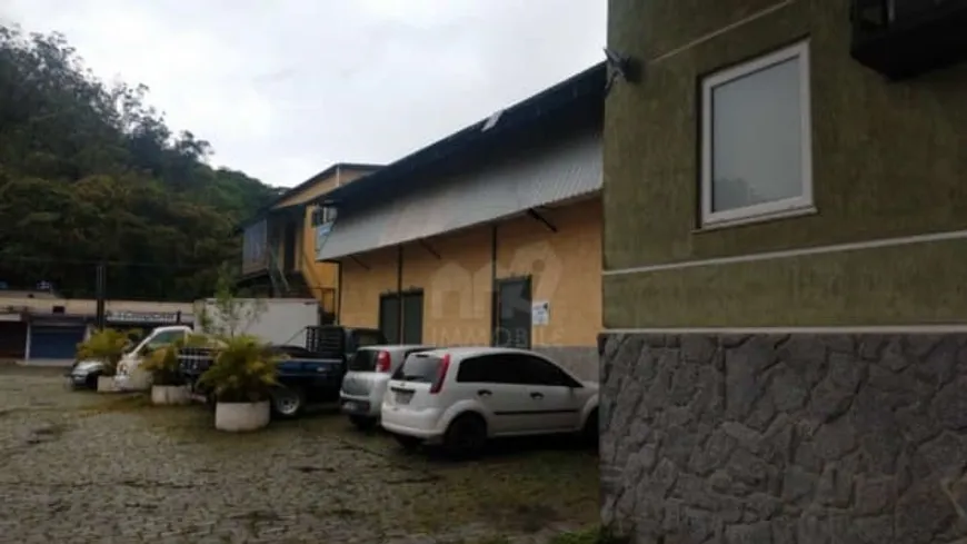 Foto 1 de Galpão/Depósito/Armazém para alugar, 75m² em Correas, Petrópolis