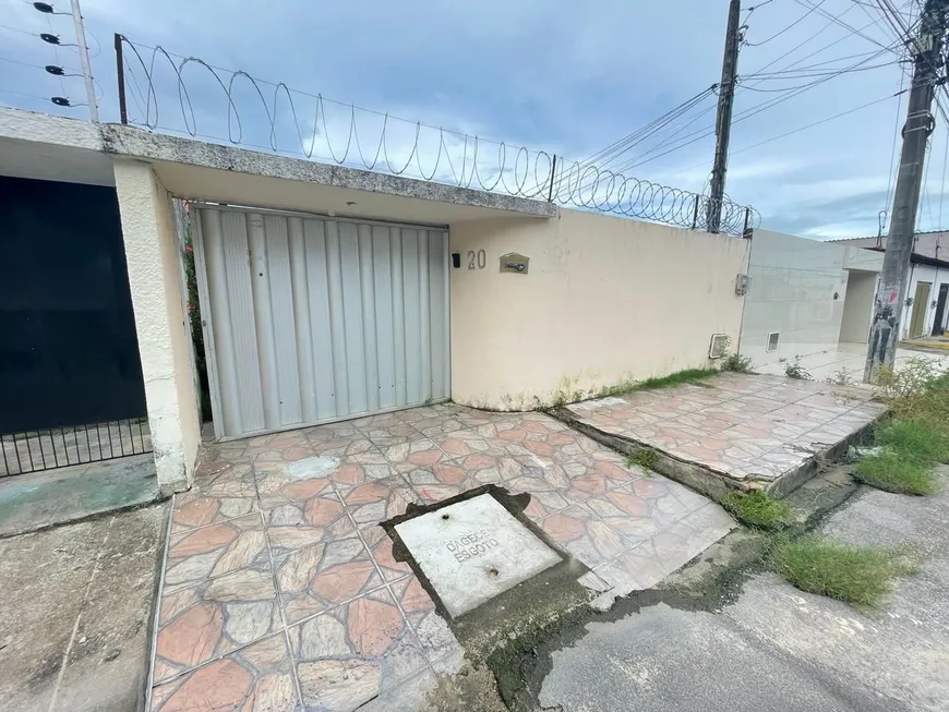 Foto 1 de Casa com 3 Quartos à venda, 113m² em Maraponga, Fortaleza