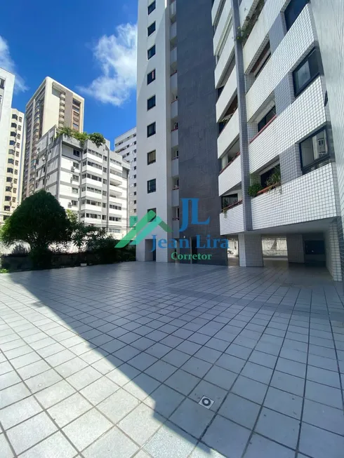 Foto 1 de Apartamento com 4 Quartos à venda, 140m² em Meireles, Fortaleza