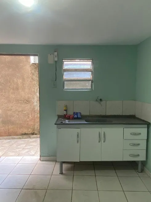 Foto 1 de Casa com 1 Quarto para alugar, 40m² em Jardim Alzira Franco, Santo André