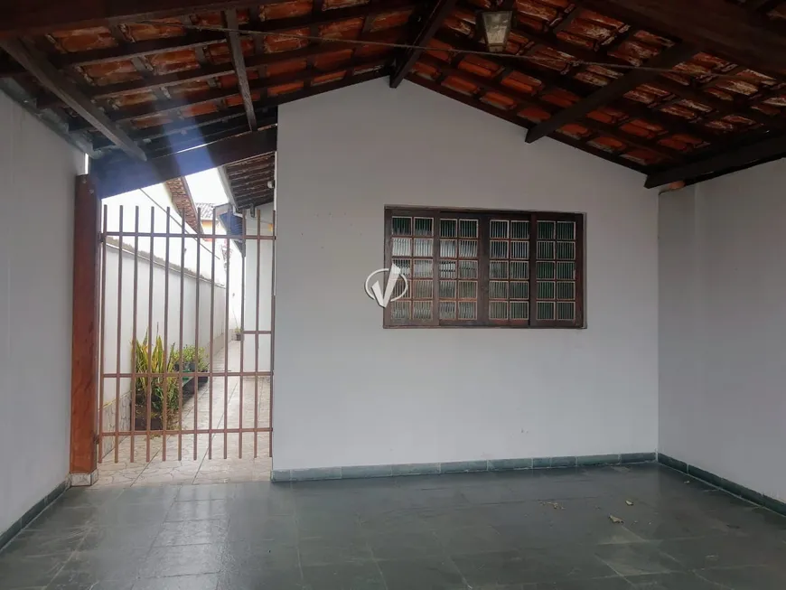 Foto 1 de Casa com 2 Quartos à venda, 81m² em Loteamento Residencial Andrade, Pindamonhangaba