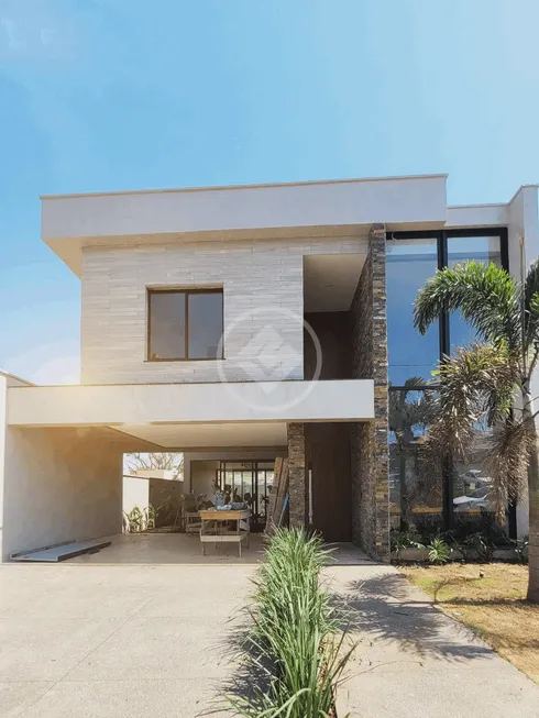 Foto 1 de Casa de Condomínio com 3 Quartos à venda, 220m² em Jardins Capri, Senador Canedo