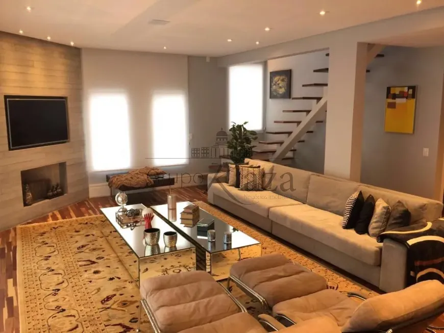 Foto 1 de Casa de Condomínio com 5 Quartos à venda, 548m² em Alto do Capivari, Campos do Jordão