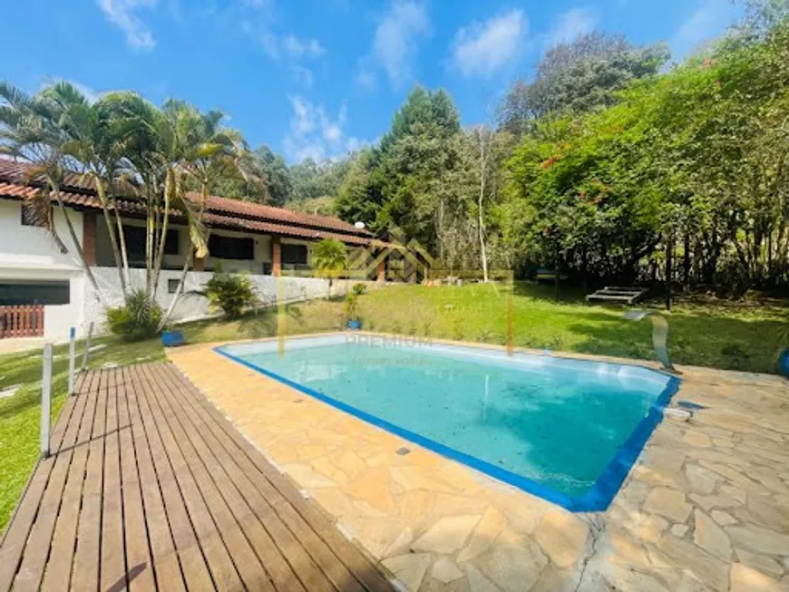 Foto 1 de Fazenda/Sítio com 7 Quartos à venda, 400m² em Jardim Maracana, Atibaia