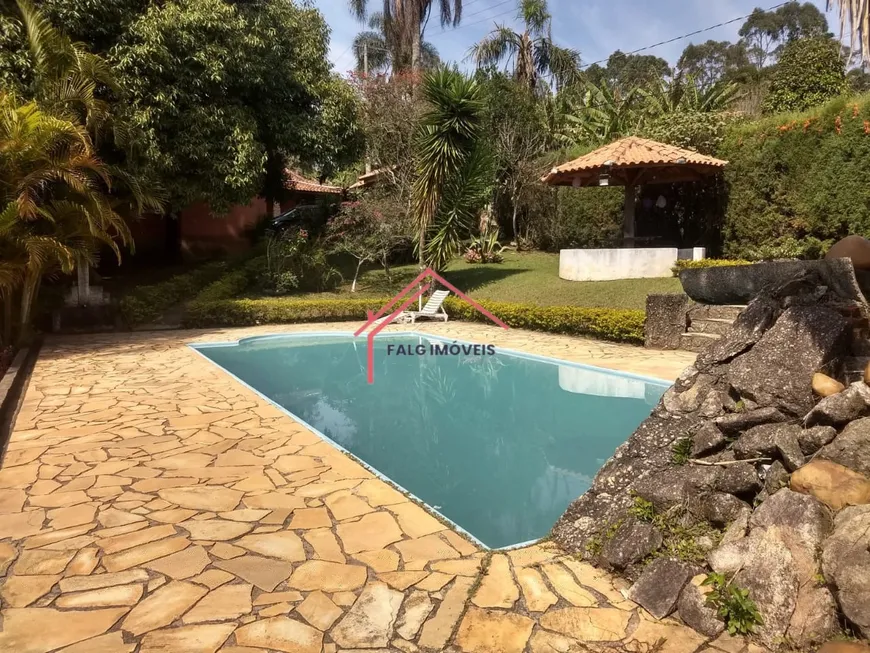 Foto 1 de Fazenda/Sítio com 3 Quartos à venda, 250m² em Pavão-Canguera, São Roque