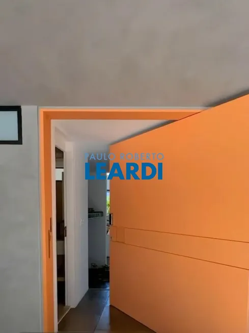 Foto 1 de Casa de Condomínio com 3 Quartos à venda, 380m² em Alphaville, Barueri