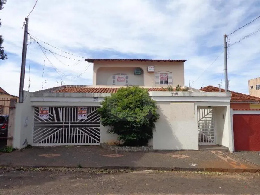 Foto 1 de Sobrado com 4 Quartos à venda, 300m² em Brasil, Uberlândia