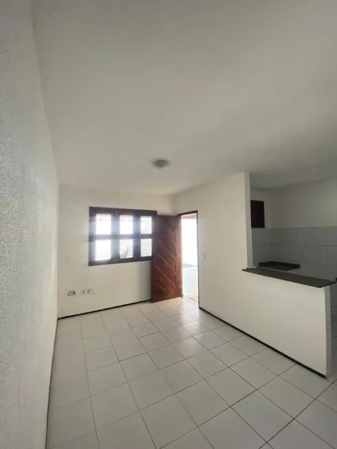 Foto 1 de Casa com 2 Quartos à venda, 80m² em Parque D Pedro, Itaitinga