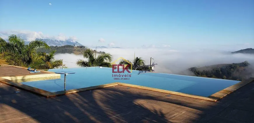 Foto 1 de Fazenda/Sítio com 4 Quartos à venda, 600m² em Zona Rural, Paraisópolis