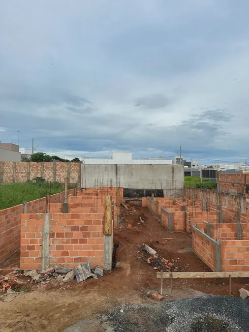 Foto 1 de Casa com 3 Quartos à venda, 80m² em Laranjeiras, Uberlândia