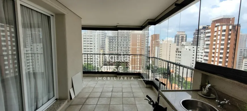 Foto 1 de Apartamento com 4 Quartos à venda, 225m² em Cerqueira César, São Paulo