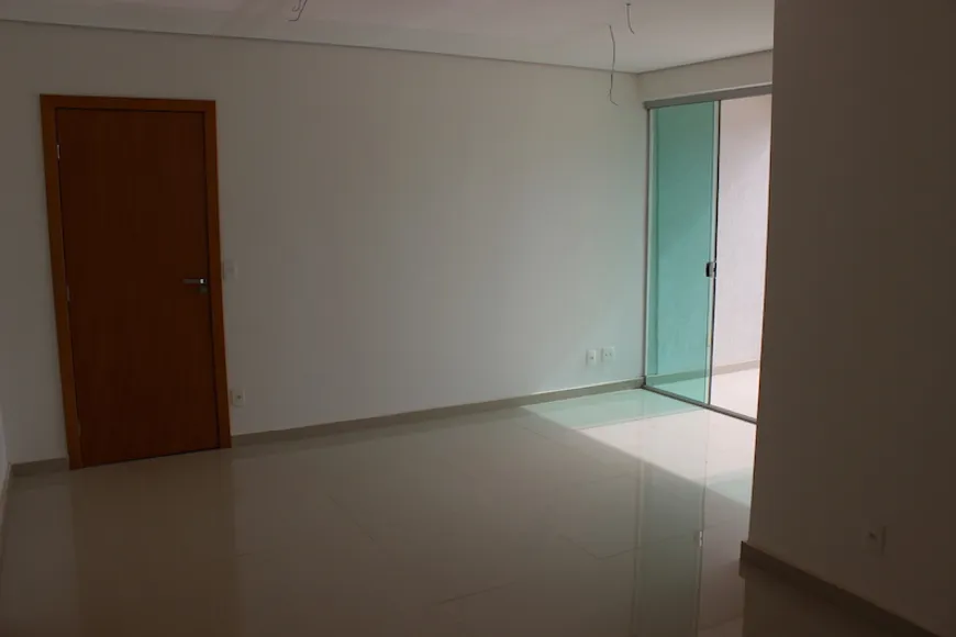Foto 1 de Apartamento com 4 Quartos à venda, 22m² em Palmares, Belo Horizonte