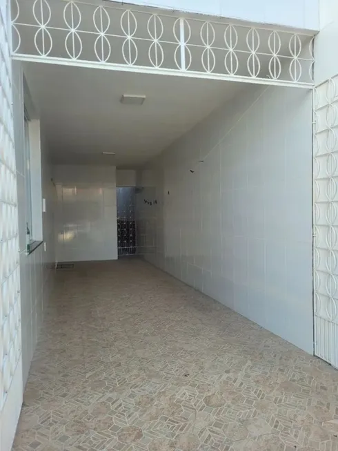 Foto 1 de Casa com 2 Quartos à venda, 60m² em Centro, Simões Filho