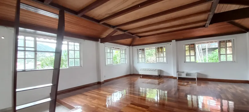 Foto 1 de Casa com 1 Quarto à venda, 80m² em Santo Antônio, Niterói