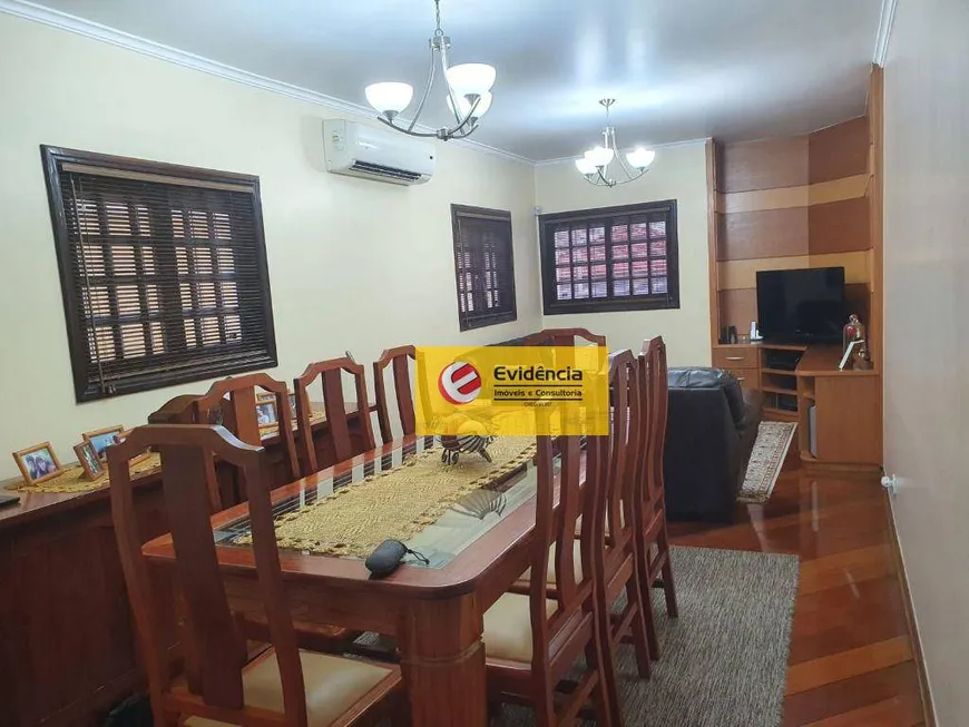 Foto 1 de Sobrado com 3 Quartos para venda ou aluguel, 202m² em Vila Floresta, Santo André