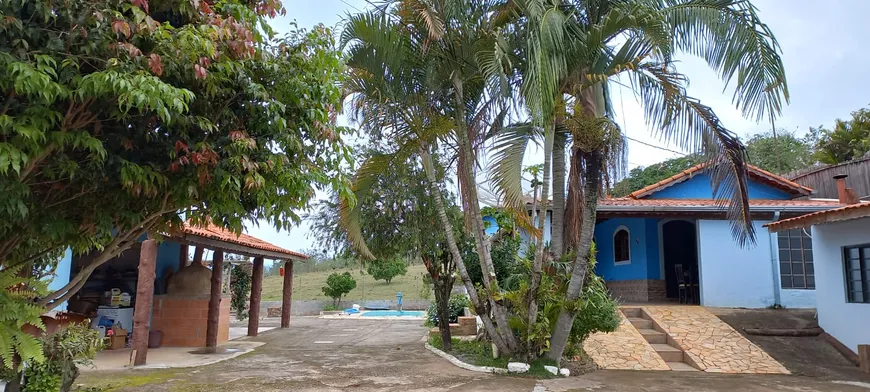 Foto 1 de Fazenda/Sítio com 2 Quartos à venda, 800m² em Zona Rural, Joanópolis