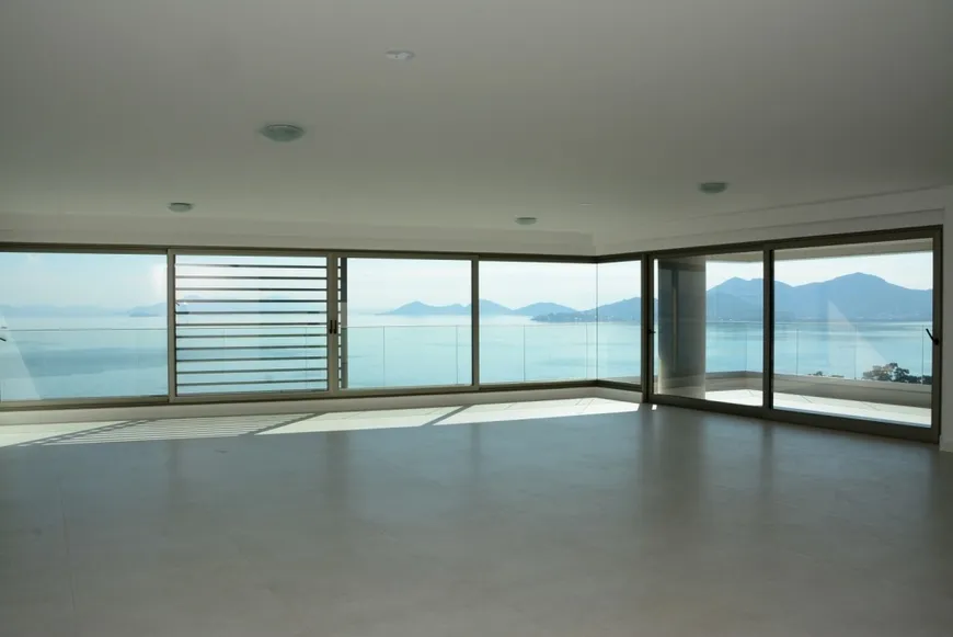 Foto 1 de Apartamento com 4 Quartos à venda, 310m² em Agronômica, Florianópolis