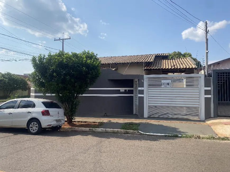 Foto 1 de Casa com 2 Quartos à venda, 180m² em Vila Duque de Caxias, Campo Grande