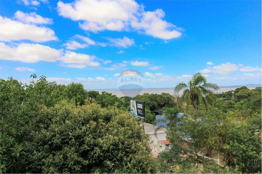 Foto 1 de Casa de Condomínio com 3 Quartos à venda, 231m² em Pedra Redonda, Porto Alegre