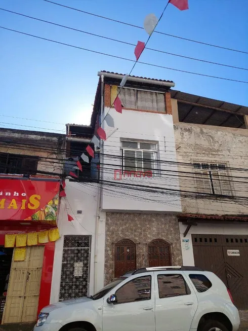 Foto 1 de Sobrado com 9 Quartos à venda, 284m² em Tororó, Salvador