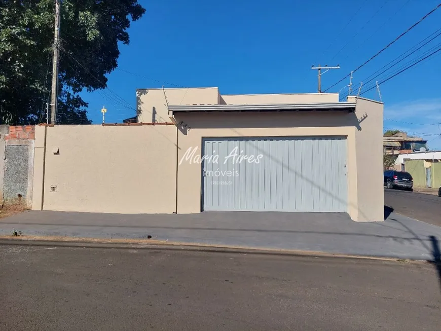 Foto 1 de Casa com 2 Quartos para alugar, 110m² em Jardim São João Batista, São Carlos