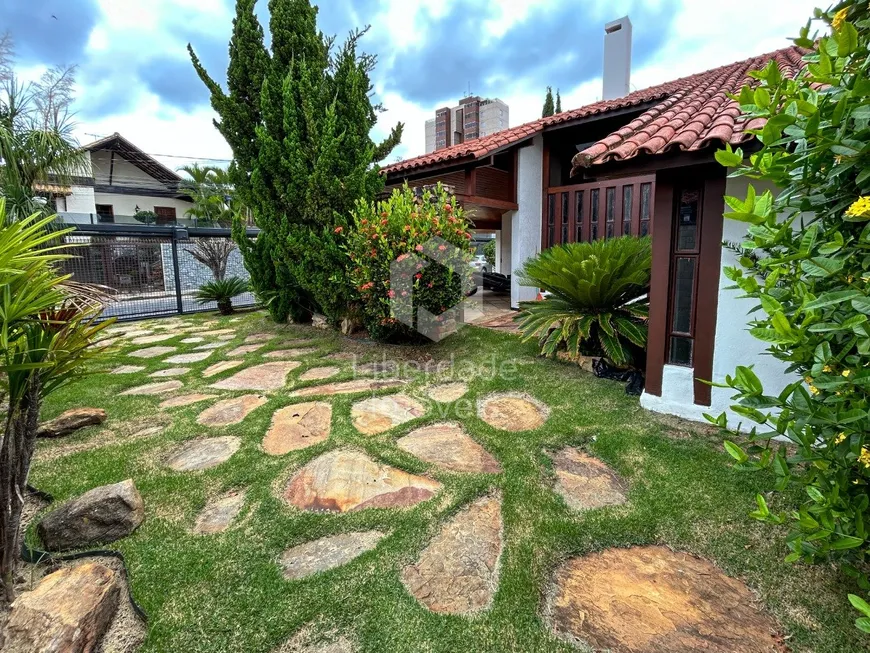 Foto 1 de Casa com 4 Quartos à venda, 600m² em Caiçara Adeláide, Belo Horizonte