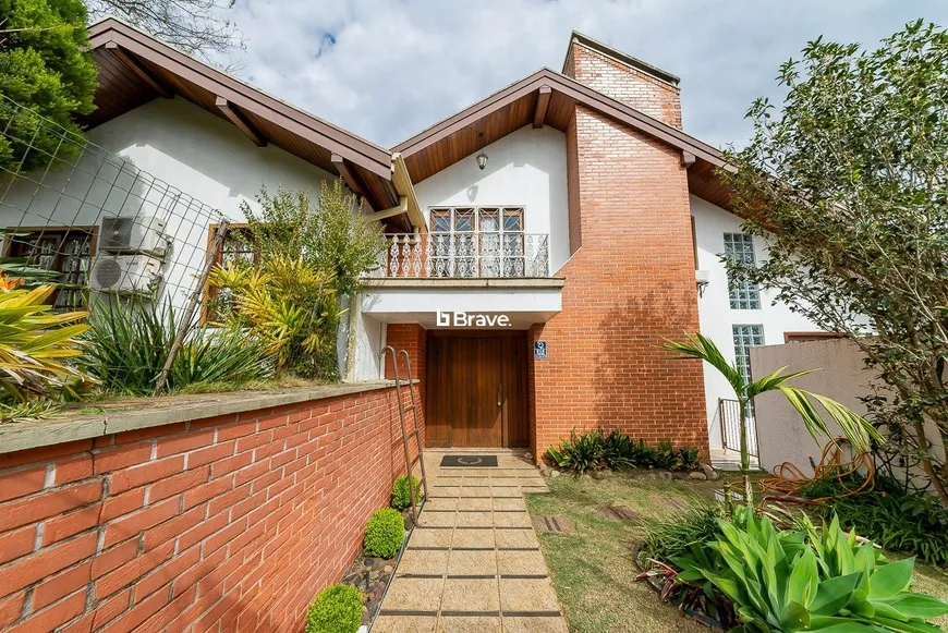 Foto 1 de Casa com 3 Quartos para alugar, 363m² em Guabirotuba, Curitiba