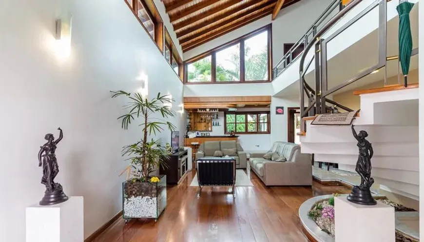 Foto 1 de Casa com 3 Quartos à venda, 400m² em Interlagos, São Paulo