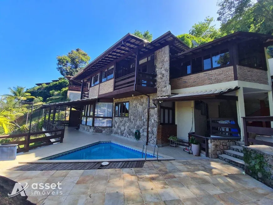 Foto 1 de Casa de Condomínio com 4 Quartos à venda, 220m² em Itaipu, Niterói