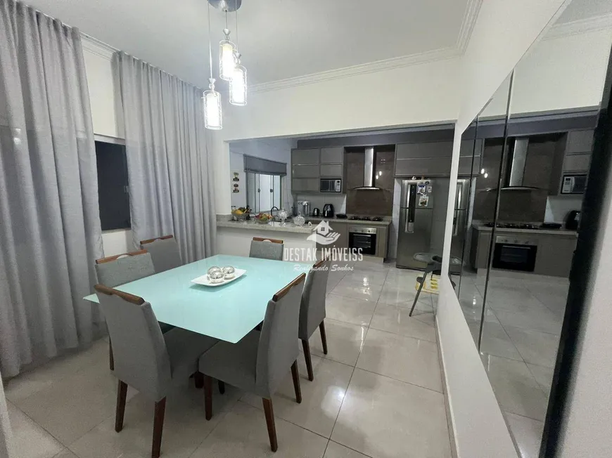 Foto 1 de Casa com 3 Quartos à venda, 190m² em Planalto, Uberlândia