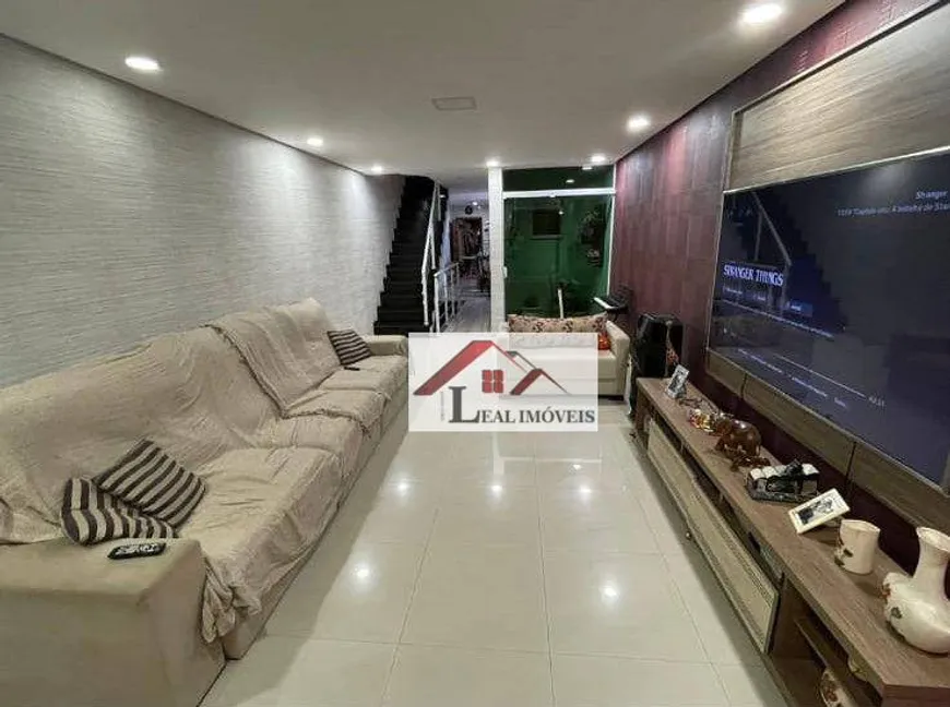 Foto 1 de Sobrado com 3 Quartos à venda, 250m² em Vila Assuncao, Santo André