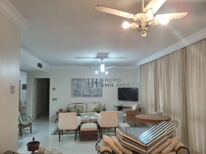 Foto 1 de Apartamento com 4 Quartos à venda, 216m² em Praia das Pitangueiras, Guarujá