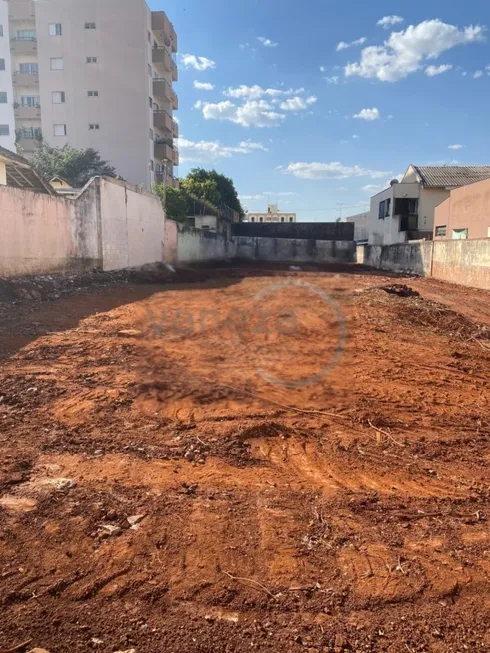 Foto 1 de Lote/Terreno à venda, 660m² em Centro, Londrina