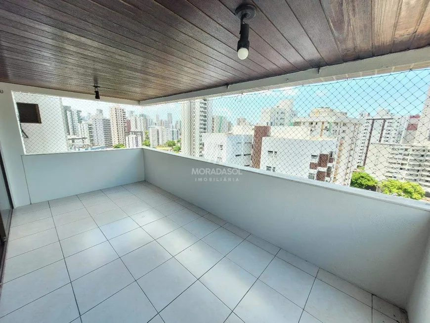 Foto 1 de Apartamento com 3 Quartos para alugar, 220m² em Graças, Recife