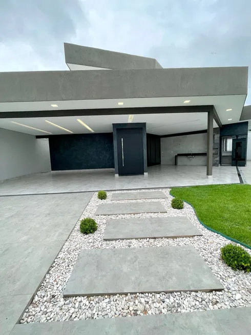 Foto 1 de Casa com 3 Quartos à venda, 200m² em Jardim Presidente, Goiânia