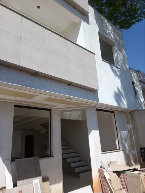 Foto 1 de Casa com 3 Quartos à venda, 170m² em Rio Branco, Belo Horizonte