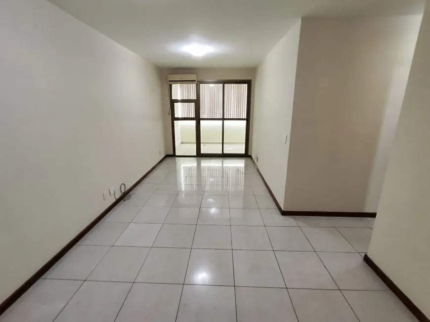 Foto 1 de Apartamento com 3 Quartos para alugar, 88m² em Recreio Dos Bandeirantes, Rio de Janeiro