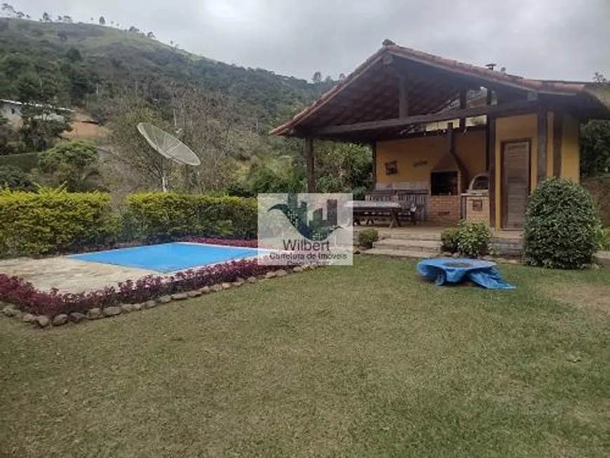 Foto 1 de Fazenda/Sítio com 3 Quartos à venda, 110m² em Vale das Videiras, Petrópolis