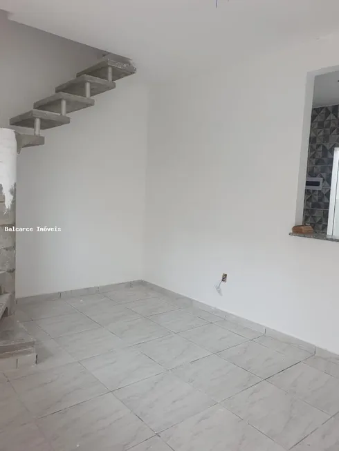Foto 1 de Casa com 2 Quartos à venda, 60m² em Trindade, São Gonçalo