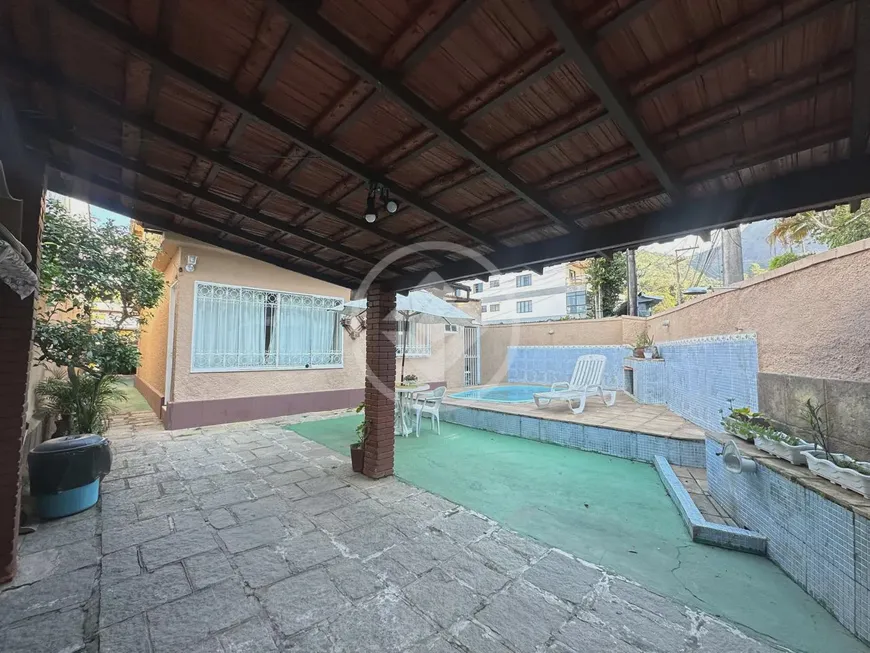 Foto 1 de Casa com 2 Quartos à venda, 140m² em Agriões, Teresópolis