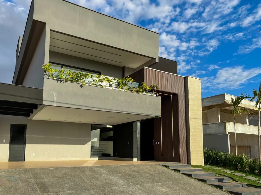 Foto 1 de Casa de Condomínio com 4 Quartos à venda, 268m² em Jardins Capri, Senador Canedo