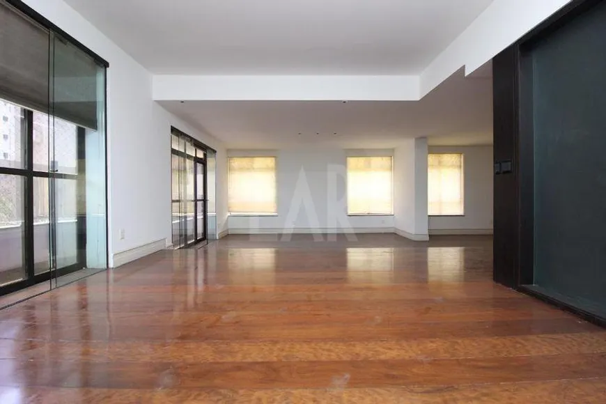 Foto 1 de Apartamento com 3 Quartos à venda, 260m² em Lourdes, Belo Horizonte