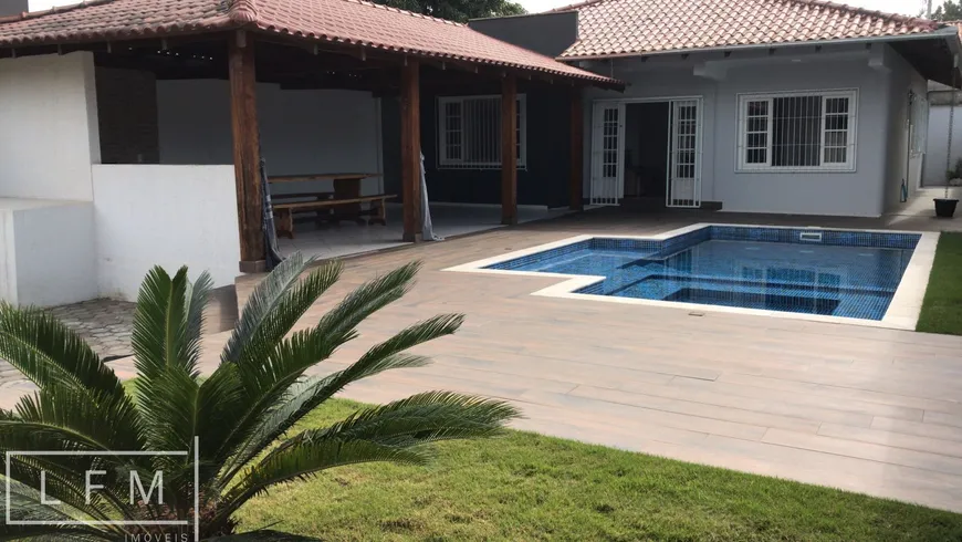 Foto 1 de Casa com 4 Quartos à venda, 210m² em Itacolomi, Balneário Piçarras